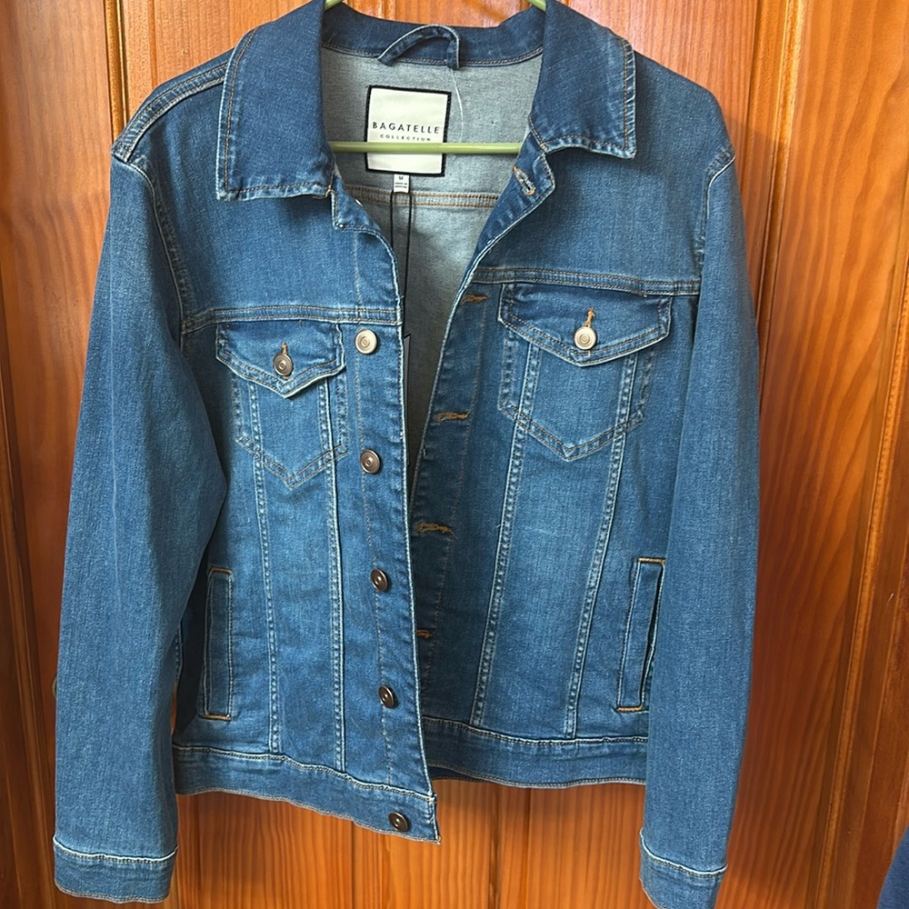 Bagatelle Womens Blue Denim Medium Wash Trucker Jean Jacket Coat NWT size medium